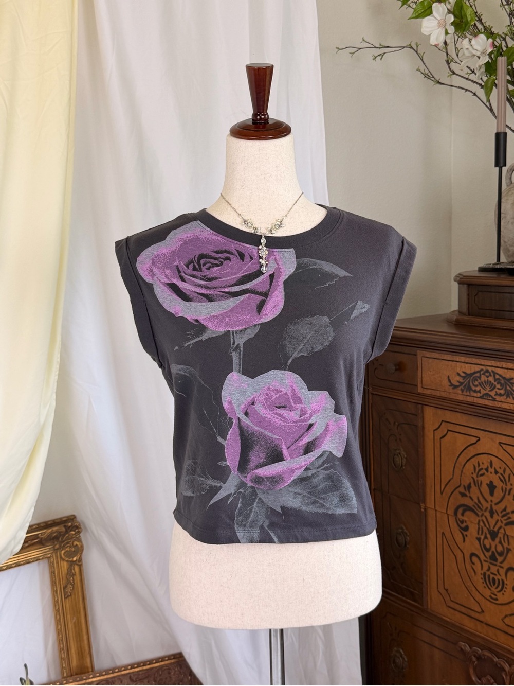Women's Black Tee Crop-too with Purple Rose Graphic Summer Grunge Y2K Streetware